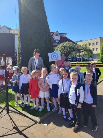 b_1024_768_0_00_images_2023_2024_Zerowki_Flaga_441151512_901582141769735_7624368394474920196_n